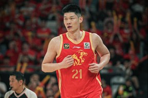 星空体育app-清晨欧冠传出新动向，深圳男篮主帅复盘，管理层表态：底气十足，心理建设被强调的简单介绍-星空体育app